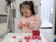 딸기 꼬치를 만들었어요