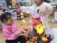 가을 낙엽 놀이 ㅡ 가을을..