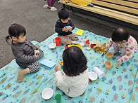 참새반의 실외놀이모습이에..
