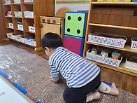 딸기반의 놀이모습이에요^..