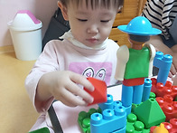 딸기반의 놀이모습이에요^..