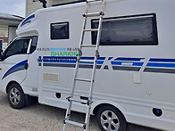 캠핑카에서 티비를..