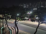 보이차인연의집 밖 야경