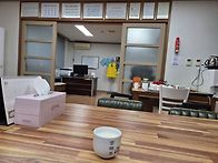 천량차 땀흘리며 짐풀고 ..