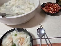 수제비 먹고 커피한잔 합니..