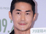 &rsquo;43살&rsquo; 배정남, 돌연 전..