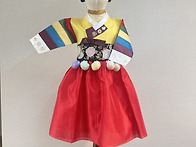 색동한복