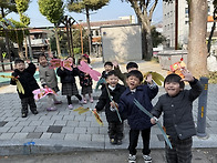 보라1반 고추잠자리가 맴맴..