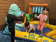 사랑둥이들의 첨벙첨벙 물..