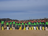 두루미 및 철새 먹이주기 ..