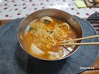 8월