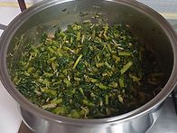 진한 멸치육수에 시래기 ..