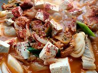 별 반찬 없을땐 김치찌개~..