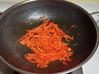 토시살 구워 넣고 김밥 말..