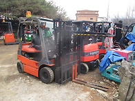 토요타 1.5톤 전동 지게차..