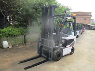 닛산 1.5톤 전동 지게차 ..