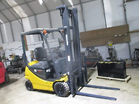 코마츠 1.8톤 전동 지게차..