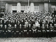 [역사 속으로 흘러..