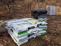 퇴비도착. 올해 하늘내린터..