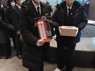 욥기를 쓰고있습니다