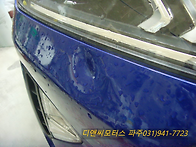 아반떼 앞범퍼 긁힘,찢어짐..