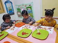 사자 갈기를 꾸며..