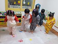 친구들과 알록달록..