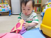 다양한 수건으로 놀이해요..