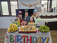 해교씨, 은지씨, 영숙씨의 생일을 축하합니..