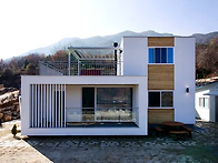 절대 좁지 않는 ..