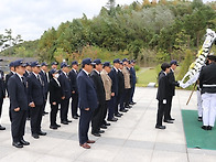 국립괴산호국원 참배