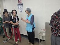 춘궁동 노인복지관 배식봉..