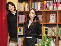 희곡과 커튼만 있..