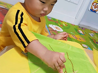 한지위에 끼적여요..