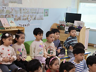 탐구심으로 가득찬 찬슬이..