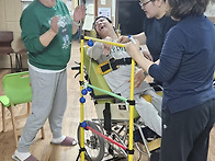 라파 친구들과 함께 볼로볼..