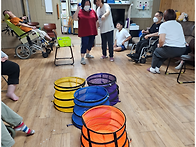 다양한 색깔 공들을 같은 ..