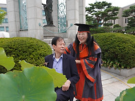 선주의 졸업. 축하공연 동..