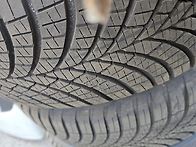 굿이어 215 55 17 타이어..