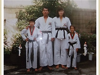도복입은 가족사진
