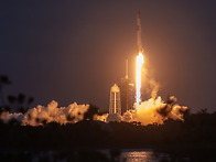 스페이스X, 2025년에 3,..