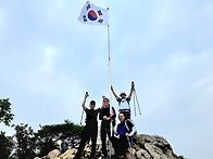 삼성산, 바위 능선에 흘린..