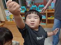 라이스페이퍼로 촉감 놀이..