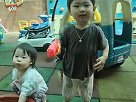 창포물을 만져보아..