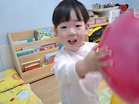 친구얼굴 풍선 날..