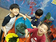 ＜미술을 삼킨..