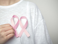 스스로 암 찾는다&hellip;가슴 ..