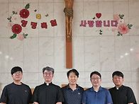 반가운 신부님 다..