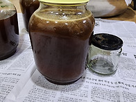 수미농원 토종꿀 수확