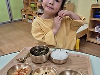 다름아! 미리 생일 축하해..